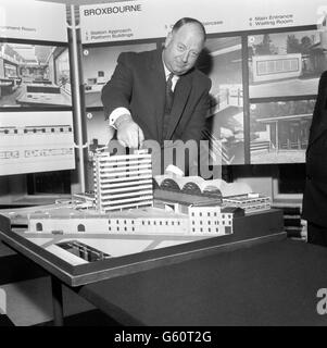 Transport - British Rail - Dr. Richard Beeching - "Neue Eisenbahn-Architektur" Ausstellung - Bauzentrum - London Stockfoto