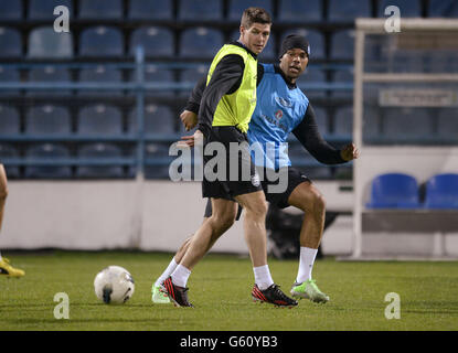Fußball - 2014 World Cup Qualifier - Gruppe H - Montenegro V England - England Training - City-Stadion Stockfoto