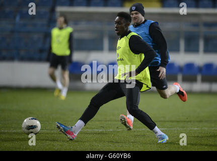 Fußball - 2014 World Cup Qualifier - Gruppe H - Montenegro V England - England Training - City-Stadion Stockfoto