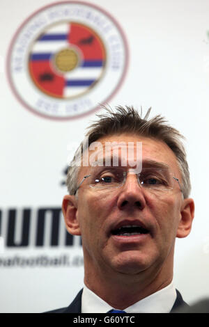 Fußball - Barclays Premier League - Lesung-Pressekonferenz - Madejski-Stadion Stockfoto