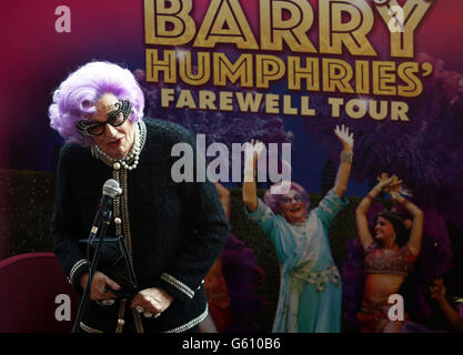 Dame Edna Everage Abschiedstournee Stockfoto