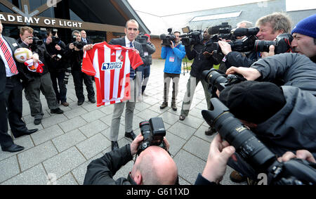 Fußball - Barclays Premier League - Paolo Di Canio Enthüllung - Academy of Light Stockfoto