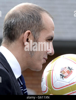 Der neue Sunderland Manager Paolo Di Canio posiert für Fotografen nach einem Fotocall an der Academy of Light, Sunderland. Stockfoto