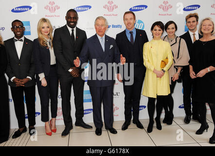 Tinie Tapah, Laura Whitmore, Idris Elba, der Prinz von Wales, Damian Lewis, Helen McCrory, Victoria Pendleton, Sam Claflin und Kate Adie nehmen an den Prince's Trust & Samsung Celebrate Success Awards am Odeon Leicester Square in London Teil. Stockfoto