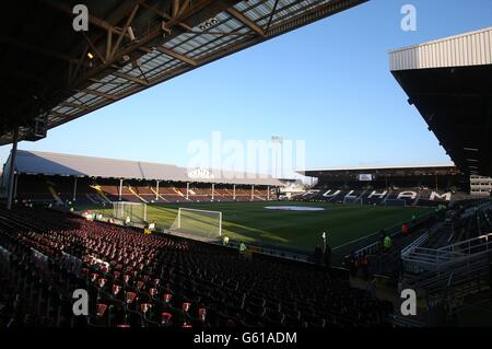 Fußball - Barclays Premier League - Fulham gegen Queens Park Rangers - Craven Cottage. Allgemeiner Blick auf Craven Cottage vor dem Start Stockfoto