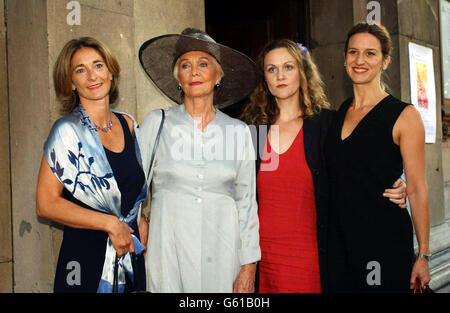 Tauwetter Denkmal Familie Stockfoto