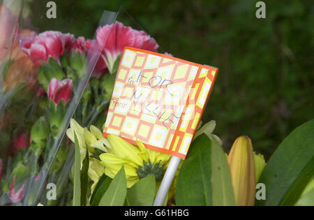 Amanda Dowler floral tribute Stockfoto