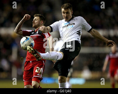 Fußball - npower Football League Championship - Derby County / Bristol City - Pride Park. Craig Forsyth von Derby County und Paul Anderson von Bristol City Stockfoto