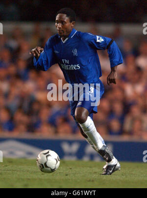 Chelsea-Spieler Celestine Babayaro, während ihrer UEFA-Cup, erste Runde, erste Etappe Spiel gegen Viking FK, in Stamford Bridge, London. Stockfoto