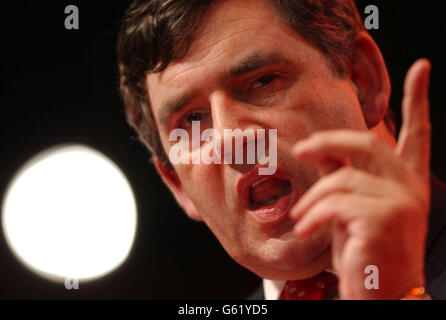 Der Schatzkanzler Gordon Brown hält seine Rede vor den Delegierten der Labour Party Conference in Blackpool. Stockfoto