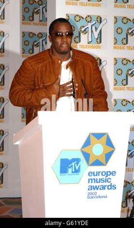 Der bahnbrechende Produzent, Rapper und Popphänomen Sean 'P Diddy' Combs wird im Rahmen einer Pressekonferenz im Emporium in London als Gastgeber der MTV Europe Music Awards 2002 bekannt gegeben. * die 9. Jährliche Zeremonie findet am 14. November 2002 im Palau Sant Jordi in Barcelona, Spanien statt. Stockfoto