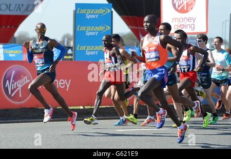 Leichtathletik - Virgin London Marathon 2013 - London. Der britische Mo Farah (links) beim Start des Virgin London Marathons in London. Stockfoto