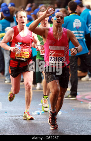 Leichtathletik - 2013 Virgin London Marathon - London Stockfoto