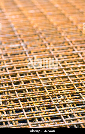 Stapel von Stahl Rebar Grids zur Verstärkung von Beton Stockfoto