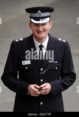 Lambeth's amtierender Chef des Polizeichefs Supt Brian Moore vor der Brixton Police Station, Süd-London. Chief Supt Moore verhaftete einen mutmaßlichen Drogenhändler, der den Fehler begangen hatte, dem leitenden Polizeibeamten angeblich Cannabis anzubieten. Stockfoto