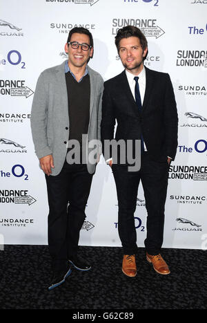 Stuart Zicherman und Adam Scott nahmen an der A.C.O.D. Vorführung beim Sundance Festival Teil, das im O2, London, stattfand. Stockfoto