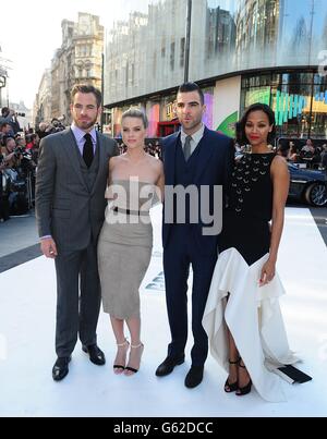 Chris Pine, Alice Eve, Zachary Quinto und Zoe Saldana kommen zur Premiere von Star Trek Into Darkness am Empire Leicester Square in London. Stockfoto