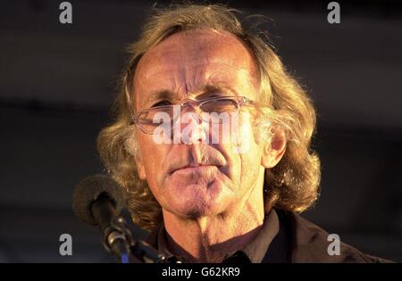 John Pilger - Friedenskundgebung Stockfoto