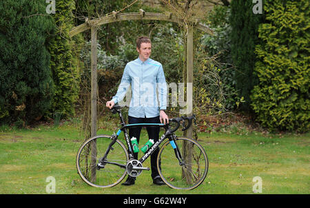 Bradley Wiggins posiert für Bilder während des Giro D'Italia Media Day im Kilhey Court Hotel, Wigan. DRÜCKEN Sie VERBANDSFOTO. Bilddatum: Montag, 29. April 2013. Bildnachweis sollte lauten: Martin Rickett/PA Wire Stockfoto