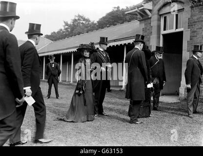 Lady Villiers und Lord Newry. Lady Villiers und Lord Newry im Ascot Stockfoto