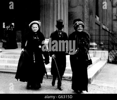 Lady Gray, aufgenommen bei der Taufe von Lord Brooks Sohn und Erbe 1911 Stockfoto