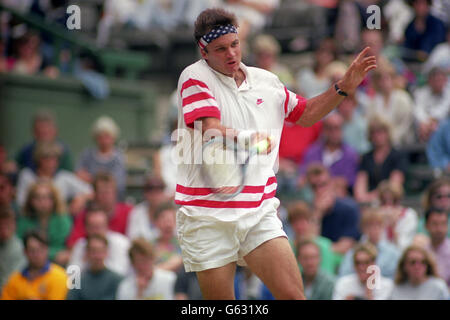 Tennis - 1993 Wimbledon Championships - Herren Einzel - dritte Runde - David Wheaton V Michael Chang - Nr. 1 Court - alle Engla... Stockfoto