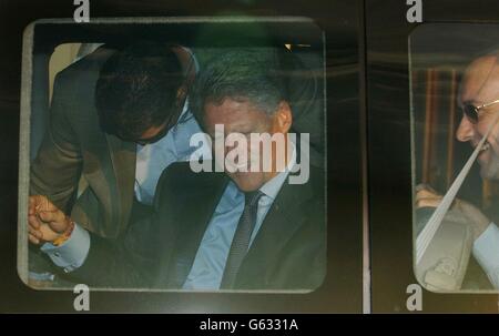 Der ehemalige US-Präsident Bill Clinton kommt im Imperial Hotel in Blackpool an. Clinton soll vor der Labour Party Konferenz sprechen. Stockfoto