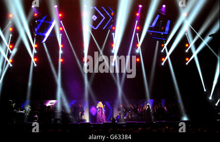 Il Divo und Katherine Jenkins durchführen in der 02 Arena - London Stockfoto