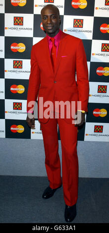 Modedesignerin Ozwald Boateng bei den MOBO (Music of Black Origin) Awards 2002 in der London Arena, Docklands. Stockfoto