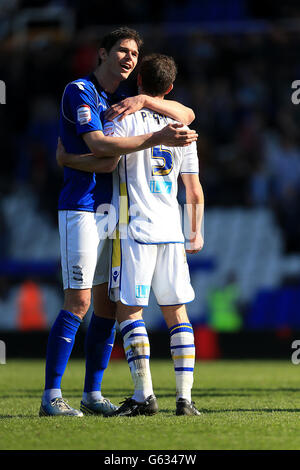 Fußball - npower Football League Championship - Birmingham City / Leeds United - St. Andrew's. Nikola Zigic (links) von Birmingham City und Jason Pearce von Leeds United Stockfoto