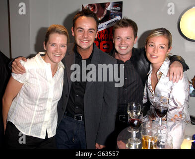 Edith Bowman,Anthony McPartlin & Declan Donnelly & Cat Deeley bei der Rocky Horror Show - 30. Jubiläumstour - Presseabend im Churchill Theater in Bromley.die Show zeigt Jonathan Wilkes als Frank 'N' Furter. Stockfoto