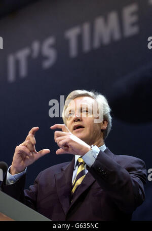 Der ehemalige Vorsitzende der Konservativen Partei David Davis spricht vor der Parteikonferenz in Bournemouth. Stockfoto