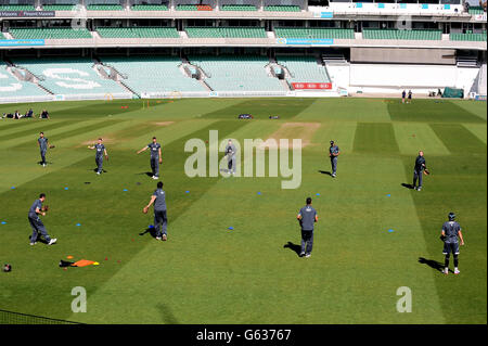 Cricket - LV = County Championship - Division One - Day-One - Surrey V Sussex - Kia Oval Stockfoto