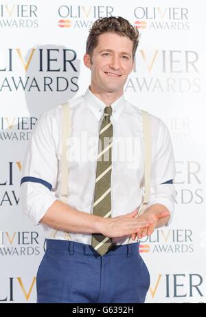 Matthew Morrison im Pressenzimmer bei den Olivier Awards 2013 im Royal Opera House in Covent Garden, im Zentrum von London. Stockfoto