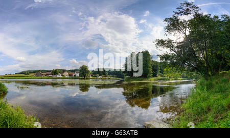 Ferienlager in Regenpeilstein am Fluss Regen, Roding, Deutschland, Bayern, Bayern, Oberpfalz, Oberpfalz Stockfoto