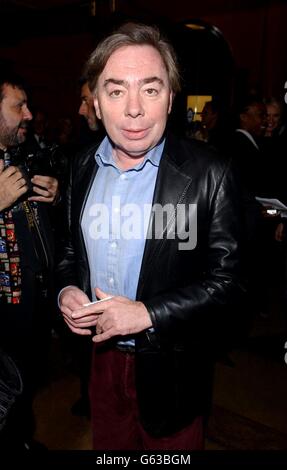 Lord Lloyd Webber bei der Ankunft im Cambridge Theatre in London, zur Eröffnungsnacht von „Our House“, dem Musical, einer romantischen Komödie, die um die größten Hits von Madness gewebt ist. Stockfoto