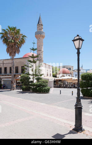 Deftedar Moschee und Eleftherias Square, Kos-Stadt, Kos (Cos), die Dodekanes, Region südliche Ägäis, Griechenland Stockfoto