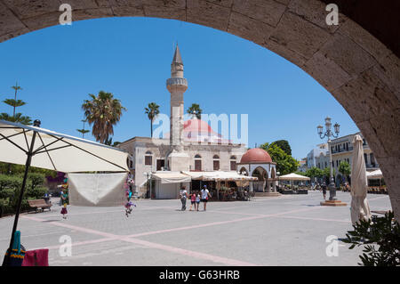 Deftedar Moschee und Eleftherias Square, Kos-Stadt, Kos (Cos), die Dodekanes, Region südliche Ägäis, Griechenland Stockfoto