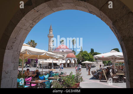 Deftedar Moschee und Eleftherias Square, Kos-Stadt, Kos (Cos), die Dodekanes, Region südliche Ägäis, Griechenland Stockfoto