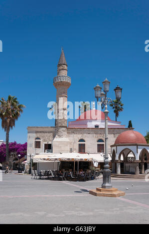 Deftedar Moschee und Eleftherias Square, Kos-Stadt, Kos (Cos), die Dodekanes, Region südliche Ägäis, Griechenland Stockfoto