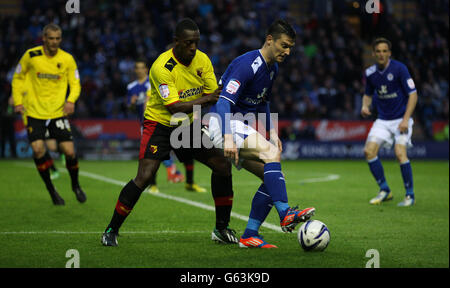 David Nugent von Leicester City schützt den Ball vor Watfords Lloyd Doyley während der npower Championship, des Play-Off Semi Finals, des First Leg Matches im King Power Stadium, Leicester. Stockfoto