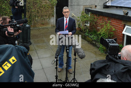 Der Sprecher des stellvertretenden Repräsentantenhauses Nigel Evans gibt in seiner Wohnung in Pendleton Lancashire eine Presseerklärung ab, in der er heute sagte, dass Vorwürfe, dass er einen Mann vergewaltigt und einen anderen sexuell missbraucht habe, "völlig falsch" seien. Stockfoto