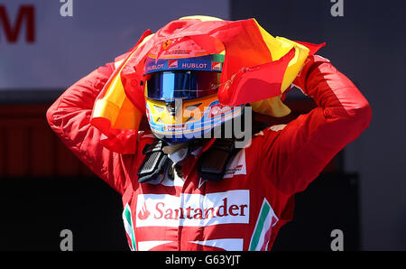 Ferrari Fernando Alonso feiert seinen Sieg beim Großen Preis von Spanien auf dem Circuit de Catalunya, Barcelona, Spanien. Stockfoto