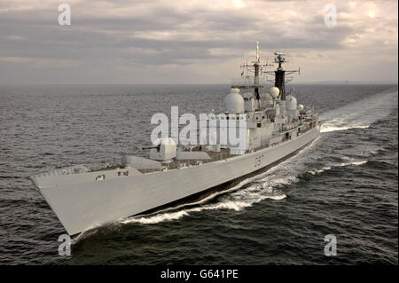 HMS Edinburgh Segel nach Edinburgh Stockfoto