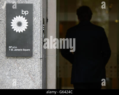 BP hat über die Preisfestsetzung geprobt. Der internationale Hauptsitz von BP, am St. James's Square im Zentrum von London. Stockfoto