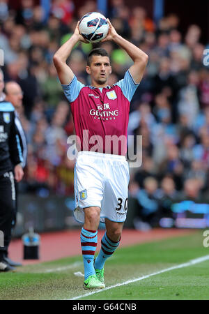 Fußball - Barclays Premier League - Aston Villa gegen Chelsea - Villa Park. Eric Lichaj, Aston Villa Stockfoto