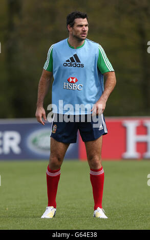 Rugby Union - Lions Conditioning Camp - WRU National Center of Excellence - Vale of Glamorgan. Lions Mike Phillips während des Conditioning Camps im WRU National Center of Excellence, Vale of Glamorgan. Stockfoto