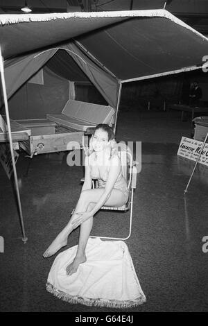 Camping Ausstellung - Wendy Pattenden zeigt einen Zelt-Anhänger - Colex 70 - Olympia, London Stockfoto