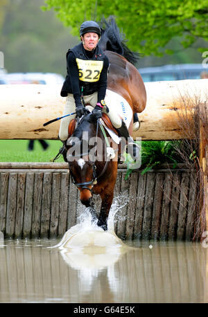 Sammi McLeod (AUS) auf der Weinetou während des dritten Tages der internationalen Reitversuche von Dodson & Horrell Chatsworth im Chatsworth House, Chatsworth. Stockfoto