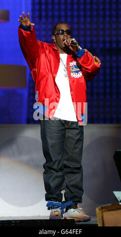 Gastgeber P Diddy während der MTV Europe Music Awards 2002 im Palazzo Sant Jordi, Barcelona, Spanien. Stockfoto